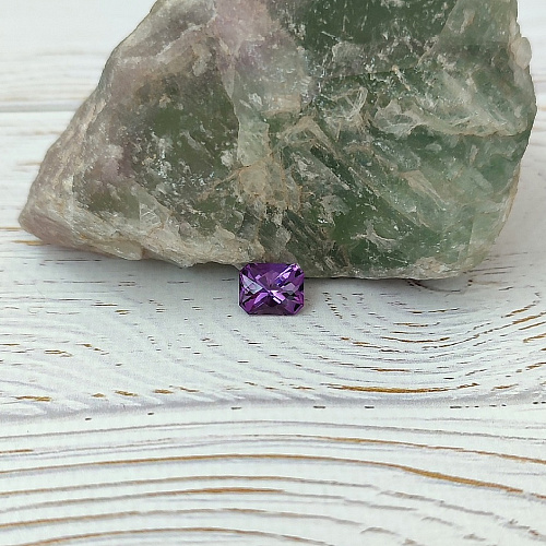 Аметист октагон 8*10 мм, смешанная огранка