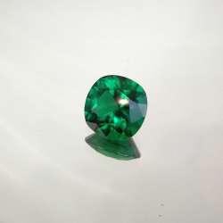 Изумруд гидротермальный кушон 12*12 мм