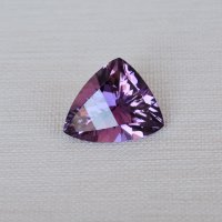 Аметист выращенный, триллион 21.6*24.8*22 мм
