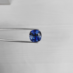 Сапфир кушон 14*14 мм