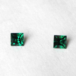 Изумруд гидротермальный, квадрат 4*4 мм
