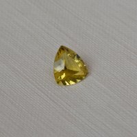 Цитрин уральский, триллион, 15*17 мм