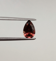 Турмалин темно-розовый, груша 6*9 мм