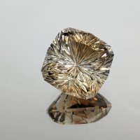 Топаз винный, фантазийная огранка, антик 18*18 мм