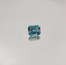 Топаз темно-голубой ашер 10*12 мм