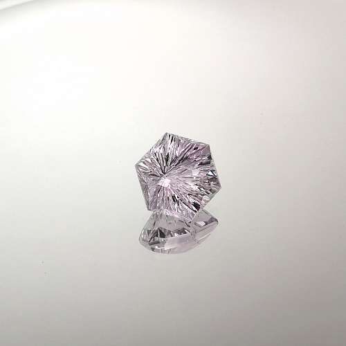 Аметист светлый, фантазийная огранка гексагон 15*15 мм