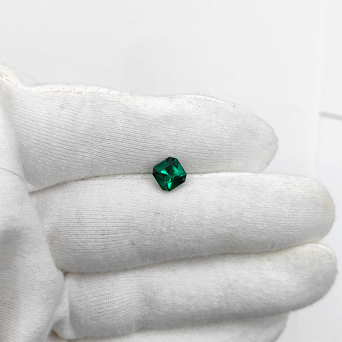 Изумруд гидротермальный, октагон 7*7 мм