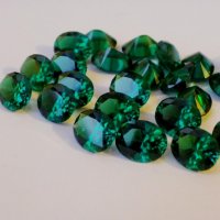 Изумруд гидротермальный, овал, 10*8 мм