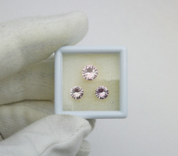 Турмалин светло-розовый, гарнитур из 3 камней, круги 6.5 мм и 5.5 мм