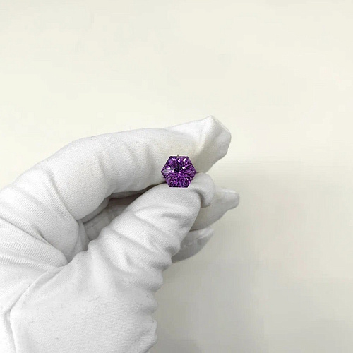 Аметист, фантазийная огранка гексагон 10*10 мм