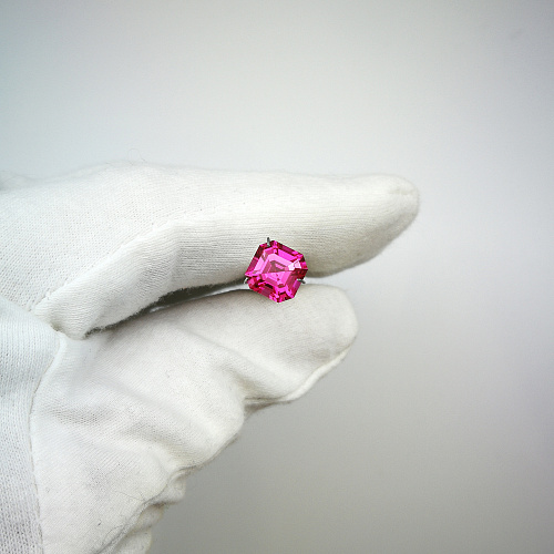 Рубин розовый выращенный, ашер 8*8 мм