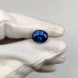 Сапфир выращенный, овал, 10*12 мм