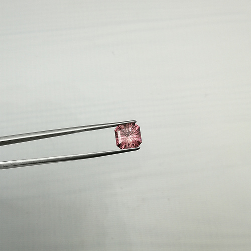 Турмалин розовый октагон фантазийный 8.8*8.8 мм