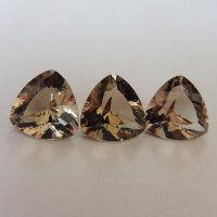 Раухтопаз светлый, триллион,17*17 мм