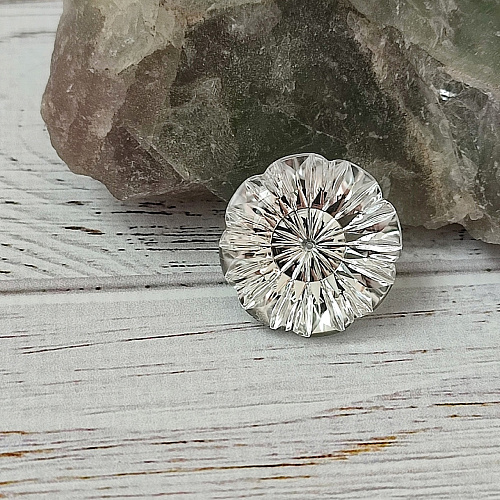 Горный хрусталь цветок фантазийный 20 мм