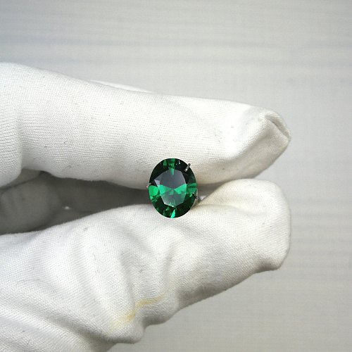 Изумруд гидротермальный, овал, 10*8 мм