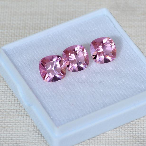 Наноситал розовый турмалин, кушон 10*10 мм