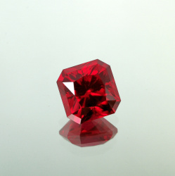 Рубин выращенный, октагон 10*10 мм