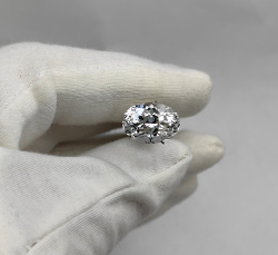 Топаз бесцветный овал 10*14 мм