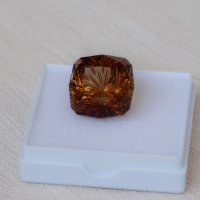 Топаз винный, фантазийная огранка, антик 20*20 мм