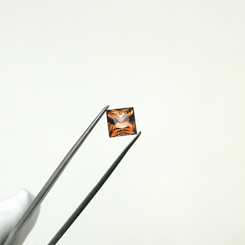 Турмалин квадрат 7.5*7.5 мм