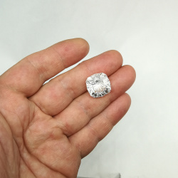 Топаз бесцветный антик фантазийный 16*16 мм