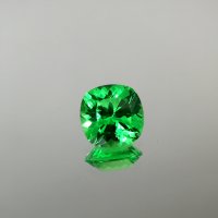 Корунд выращенный, кушон 12*12 мм