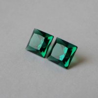 Изумруд гидротермальный, квадрат 7*7 мм
