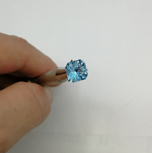 Топаз голубой, октагон фантазийный 8*8 мм