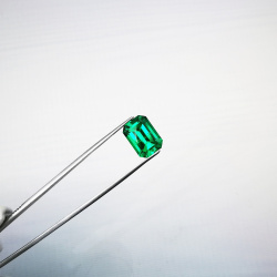 Изумруд колумбийский гидротермальный октагон 10*14 мм