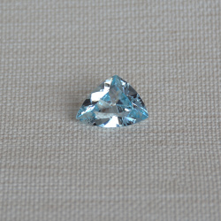 Топаз голубой sky, триллион, 17*12.5*14 мм