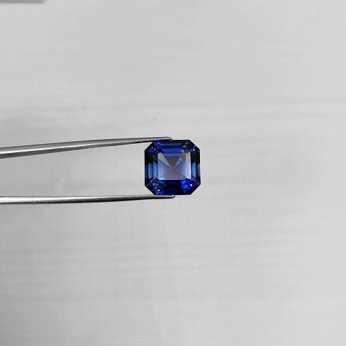 Сапфир выращенный ашер 14*14 мм