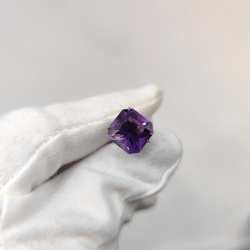 Аметист октагон 12*12 мм, зональный