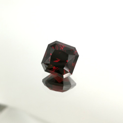 Гранат пироп-альмандин, октагон 11*11 мм