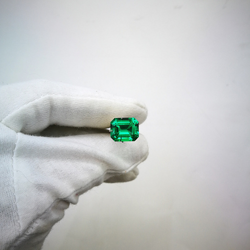 Изумруд колумбийский гидротермальный октагон 10*12 мм