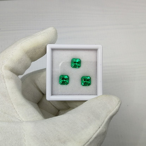 Изумруд колумбийский гидротермальный, октагоны 7*7 мм