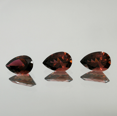 Турмалин, груши 9*6 мм, гарнитур из 3 камней