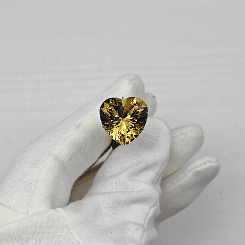 Цитрин уральский, сердце 16*16 мм