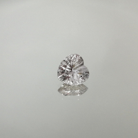 Топаз бесцветный, фантазийная огранка, сердце 14*14 мм