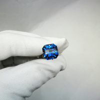 Шпинель выращенная, октагон 12*12 мм, квадраты