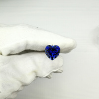 Сапфир выращенный, сердце 12*12 мм