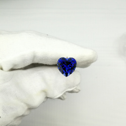 Сапфир выращенный, сердце 12*12 мм
