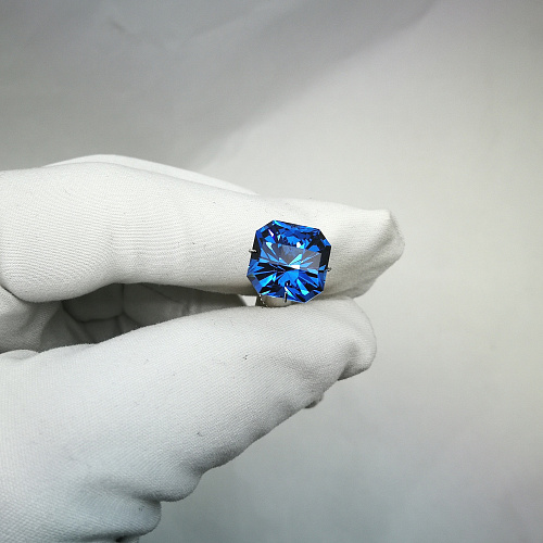 Шпинель выращенная, октагон 12*12 мм, квадраты