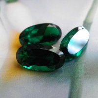 Изумруд гидротермальный, овал, 8*15 мм