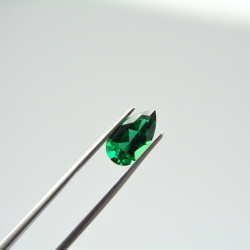 Изумруд гидротермальный, груша 10*6 мм