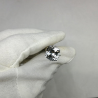 Топаз бесцветный кушон 11*11 мм