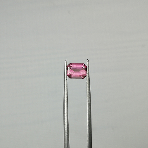 Турмалин розовый октагон 5.9*7.9 мм
