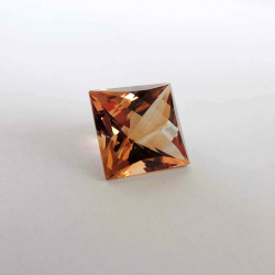 Топаз винный, квадрат, 14*14 мм