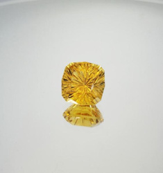 Цитрин медовый, антик 14*14 мм, фантазийная огранка