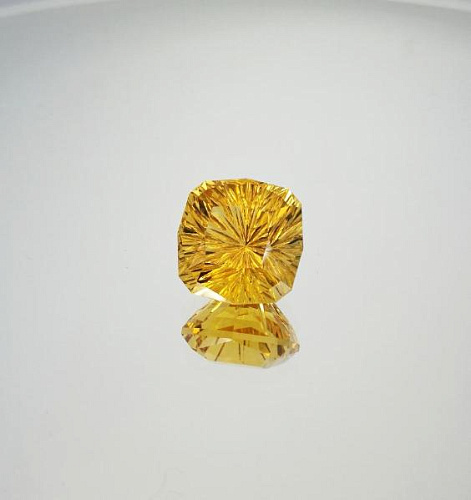 Цитрин медовый, антик 14*14 мм, фантазийная огранка